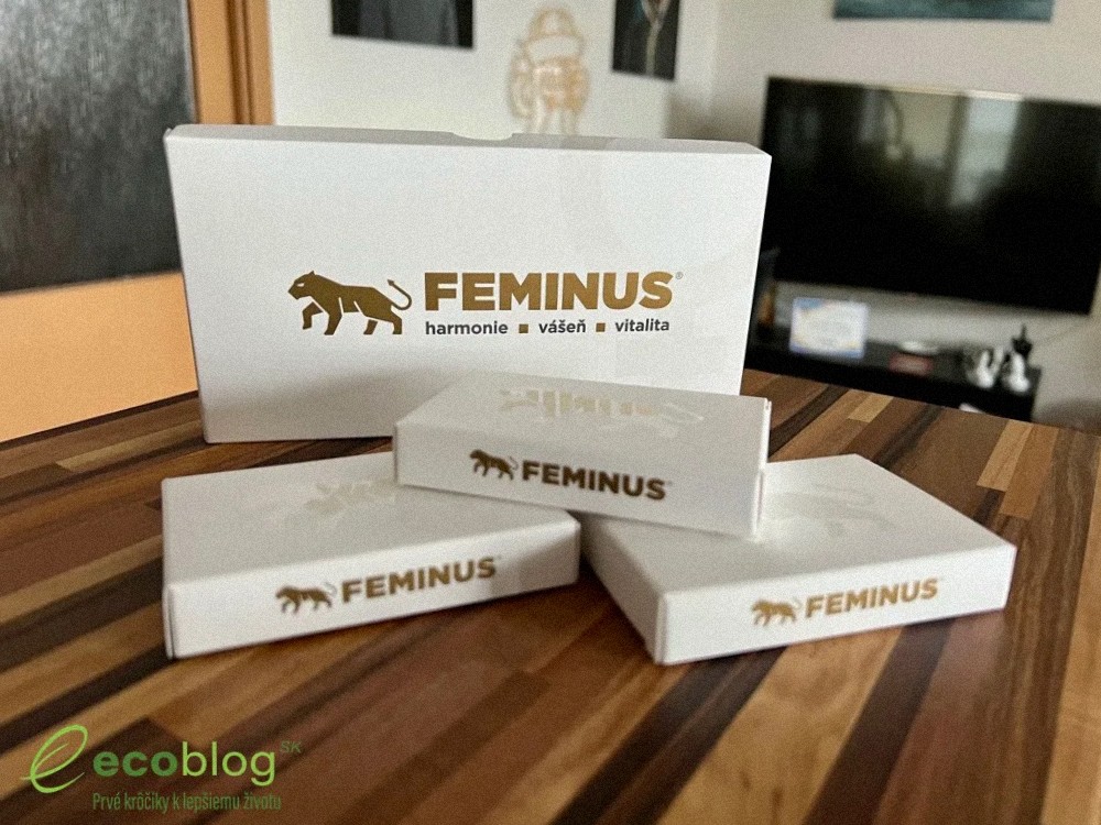 Feminus: prírodný doplnok pre ženy, balenie tabliet na stole